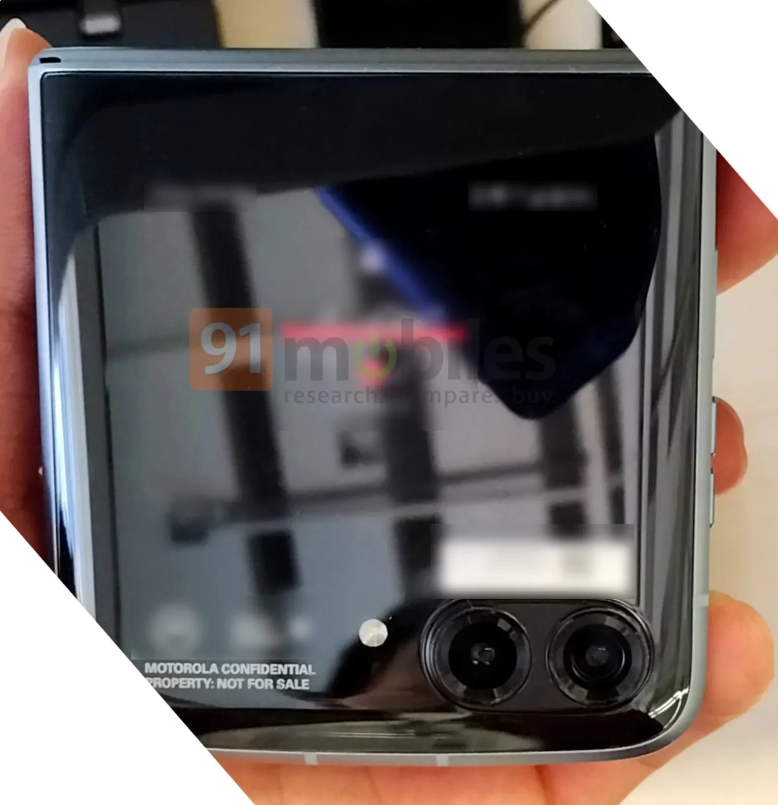 Razr 3 front.0d38c.format webp w