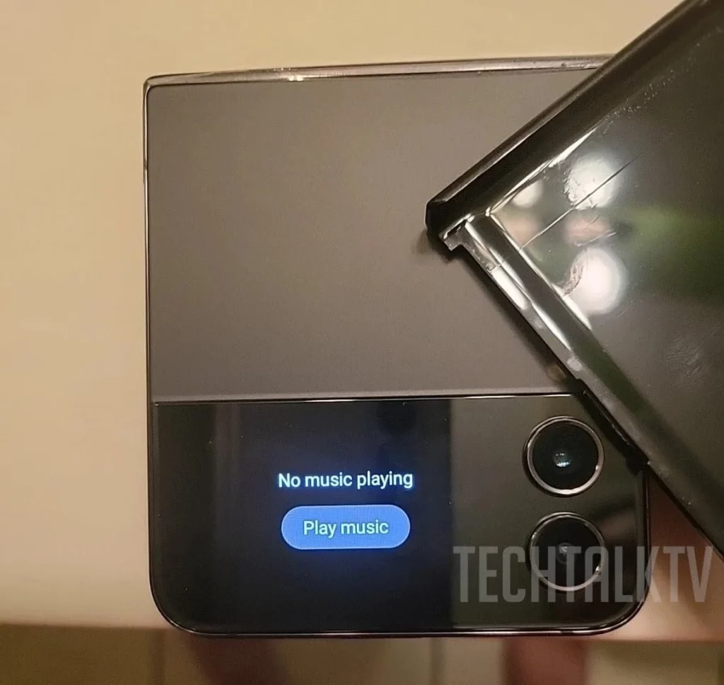Des images réelles du Galaxy Z Flip 4 montrent un pli moins visible 46 galaxy z flip 4 real life2