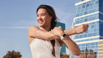 Fitbit Charge 5 lifestyle 3 dbbb