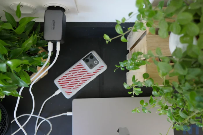 Test du UGREEN Nexode 65 W USB-C : un chargeur compact pour trois appareils