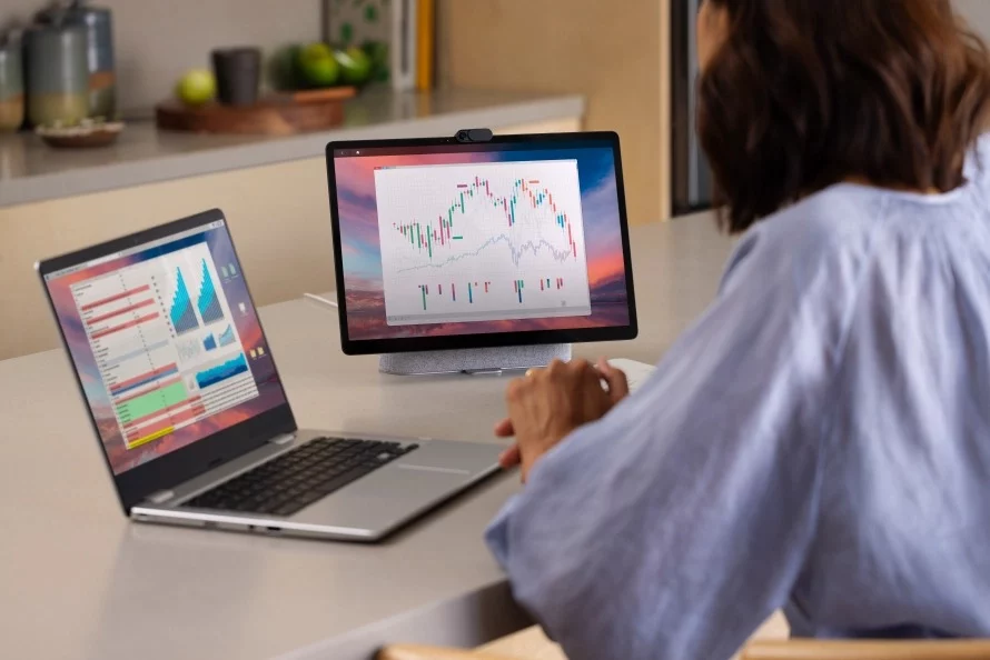 02 Meta Portal Duet Display