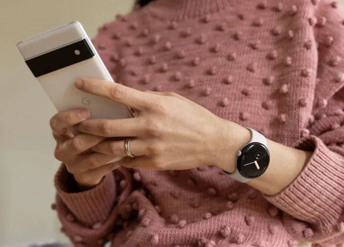Une mise à jour de l’application Fitbit révèle une autonomie de 24 heures pour la Pixel Watch
