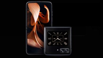 The Moto Razr 2022 officially la