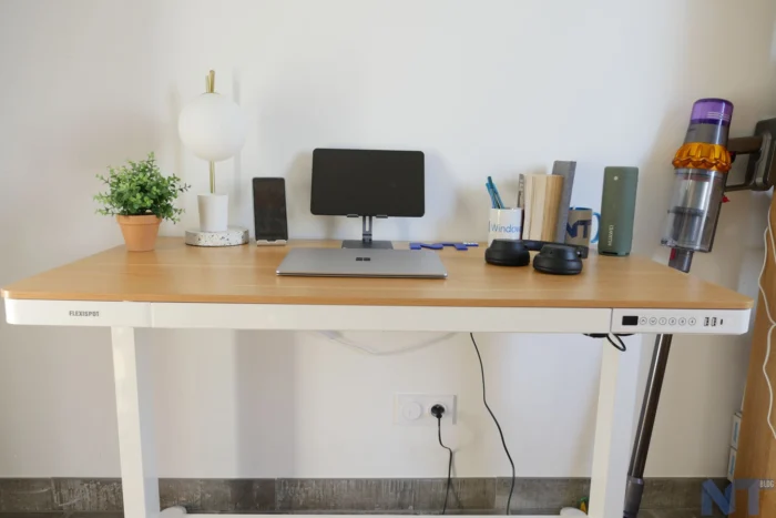 Test du FlexiSpot EW8 Comhar : est-ce le bureau debout par excellence ?
