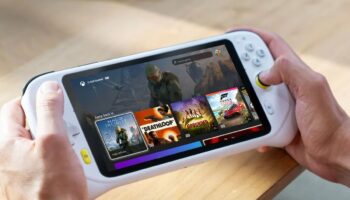Logitech G Cloud Gaming Handheld3