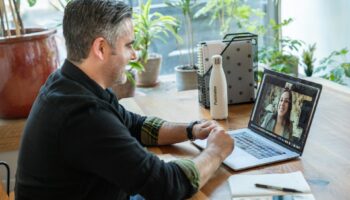 linkedin sales solutions Be5aVKFv9ho unsplash