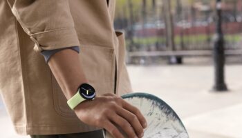 14 Google Pixel Watch Lemongrass Active Skate Park 1