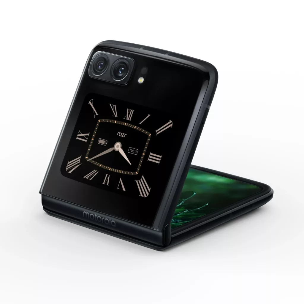 Le Motorola Razr 2022 fait (enfin) ses débuts internationaux à 1 199 € 49 2
