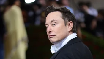 221027200356 elon musk twitter p