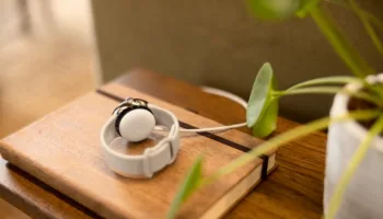 41 Google Pixel Watch Chalk Acti