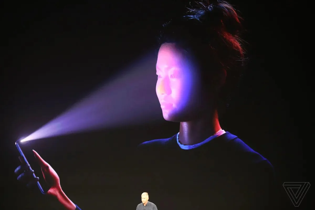 Apple Face ID jpeg