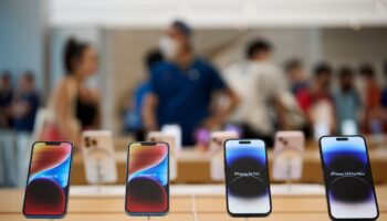 Apple Orchard Road Singapore iPh 1