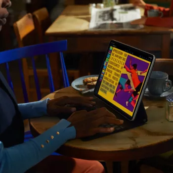 Apple iPad Pro lifestyle 221018 1