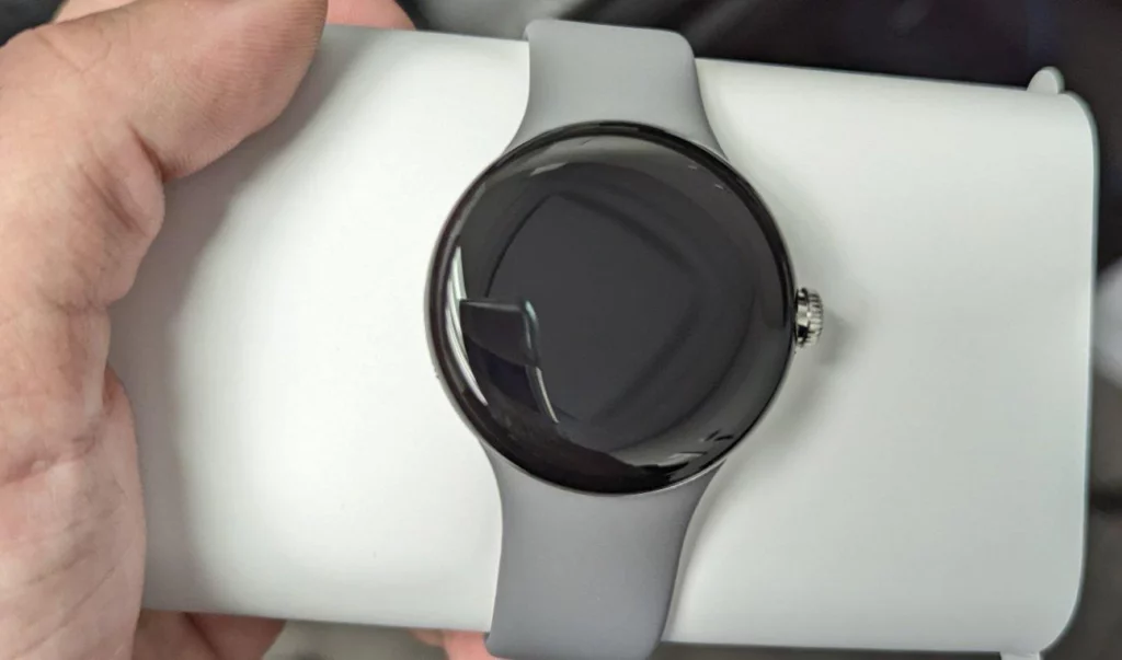 La Pixel Watch est déballée en avance par un Redditor 52 fODnuCi 1024x603 jpeg
