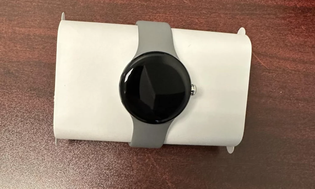 La Pixel Watch est déballée en avance par un Redditor 45 nZ0GdDW 1024x615 jpeg