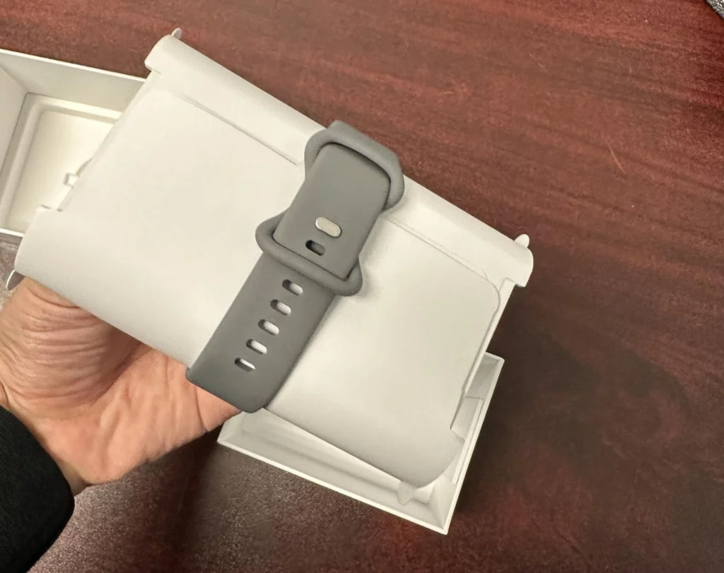 La Pixel Watch est déballée en avance par un Redditor 46 sBMVK2W 1024x811 jpeg