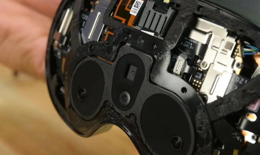 iFixit démonte le Quest Pro et nous montre ses entrailles 83 Meta Quest Pro Teardown Inside t