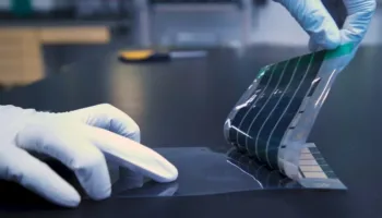 Ces cellules solaires ultra-minces peuvent être collées sur n'importe quelle surface et produire une énergie incroyable 50 intro 1670858018