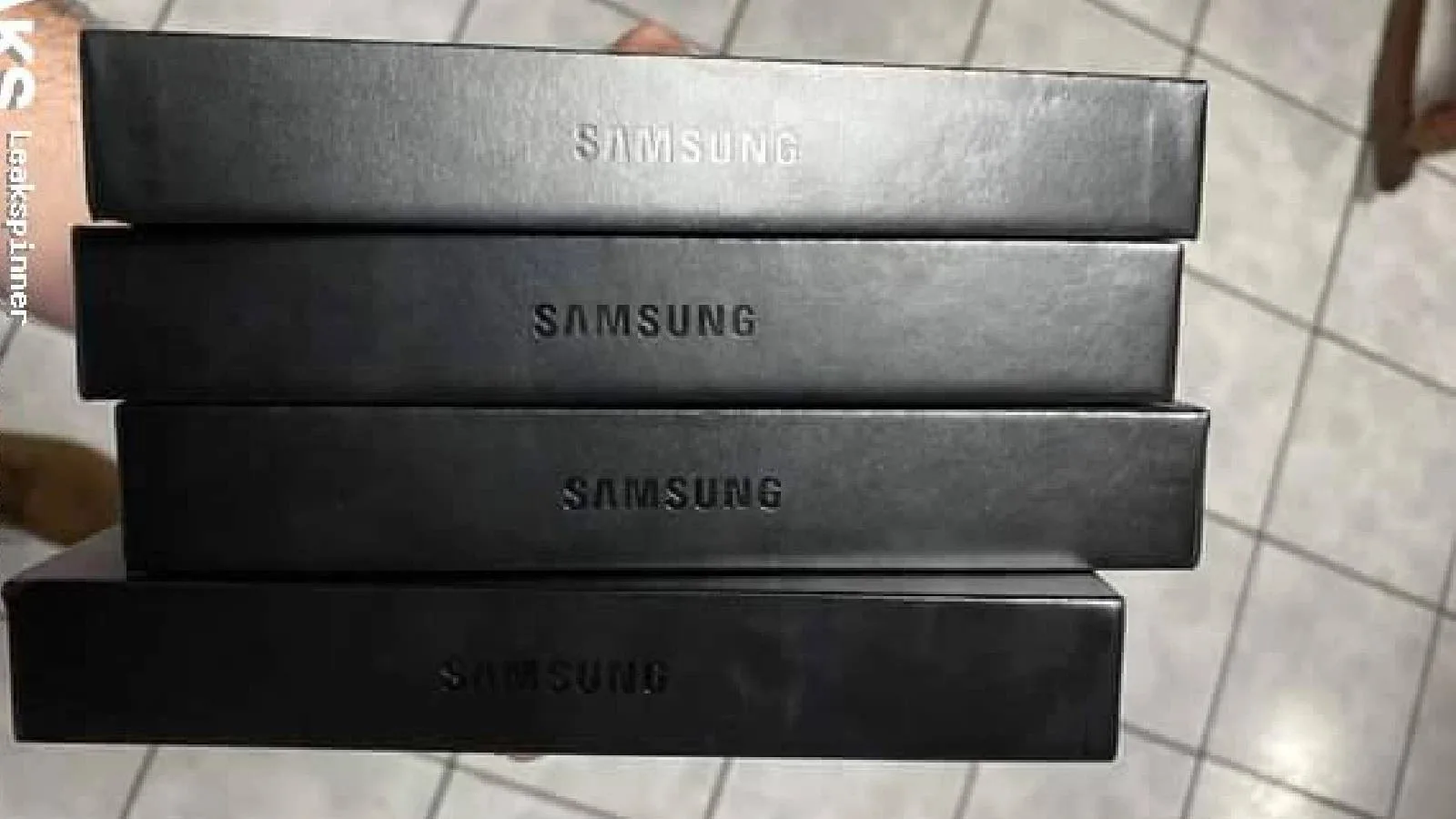 Galaxy S23 Ultra and S23 show up jpg