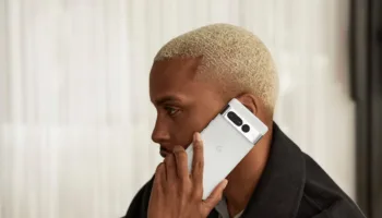 Google Pixel 7 Pro in Snow color