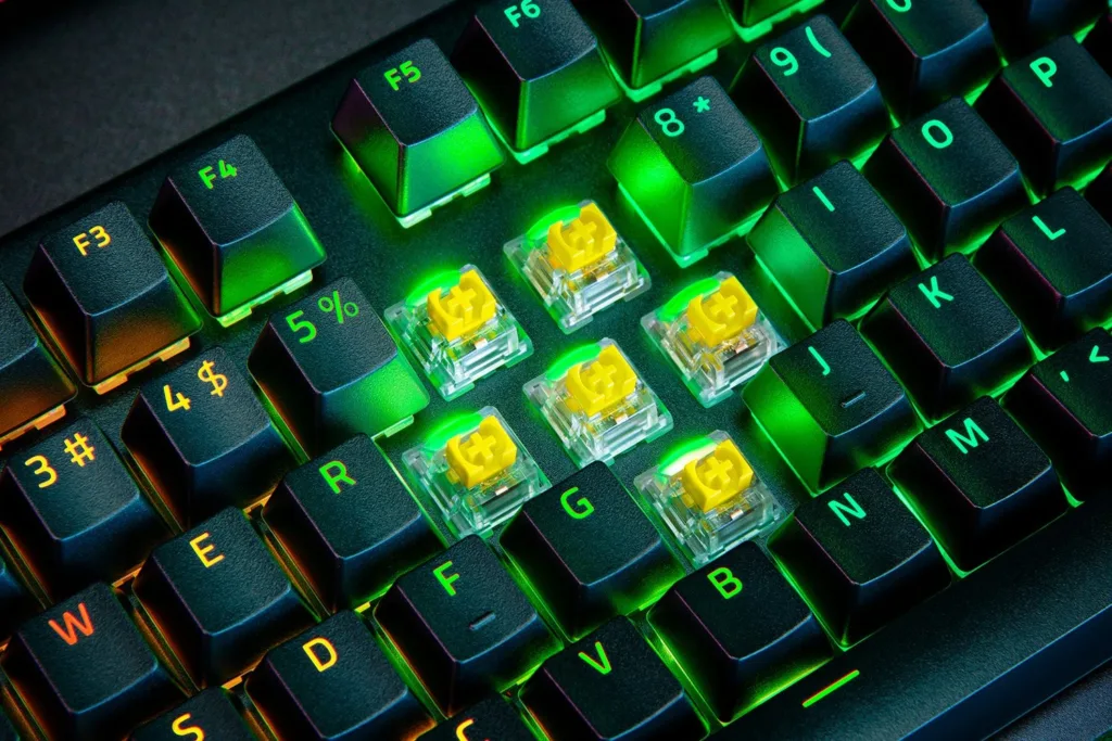 Le clavier BlackWidow V4 Pro de Razer est un centre de commande pour votre PC 54 httpshybrismediaprod.blob .core .w 5