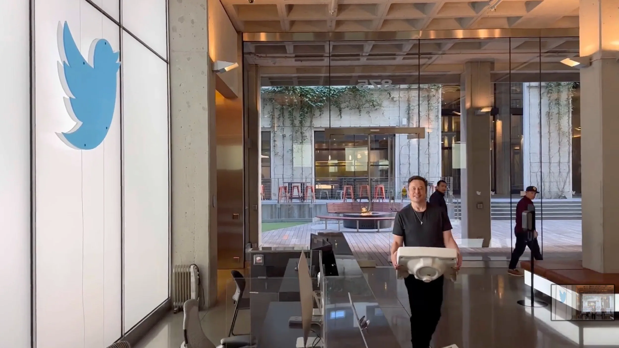 musk at twitter hq jpg