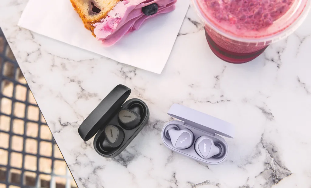 Jabra Elite 4 Dark Grey Lilac Contextual Overhead Smoothie Large CMYK