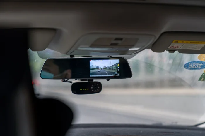Google cherche à transformer votre Pixel en caméra de surveillance en voiture (Dashcam)