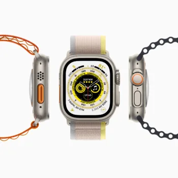 Apple Watch Ultra 3up hero 220907 Full Bleed Image.jpg.xlarge 2x