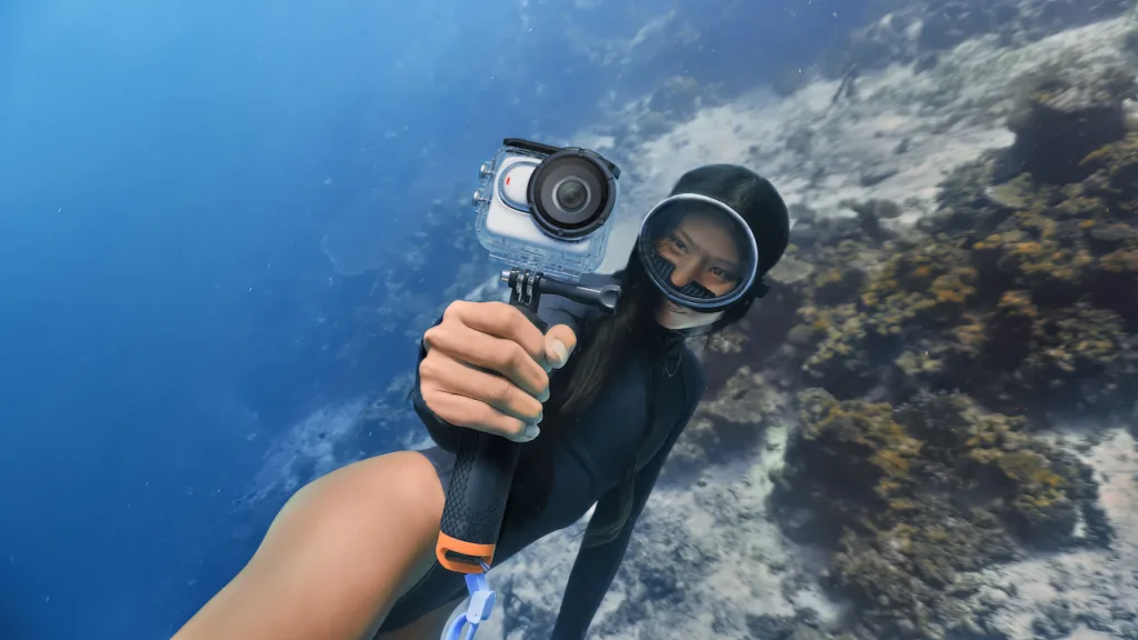 La minuscule caméra d'action magnétique Insta360 Go 3 est très cool ! 55 Diving 02