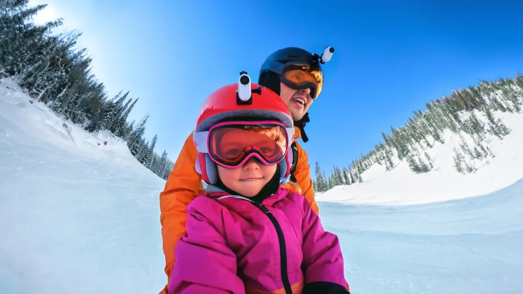 La minuscule caméra d'action magnétique Insta360 Go 3 est très cool ! 57 Family 01