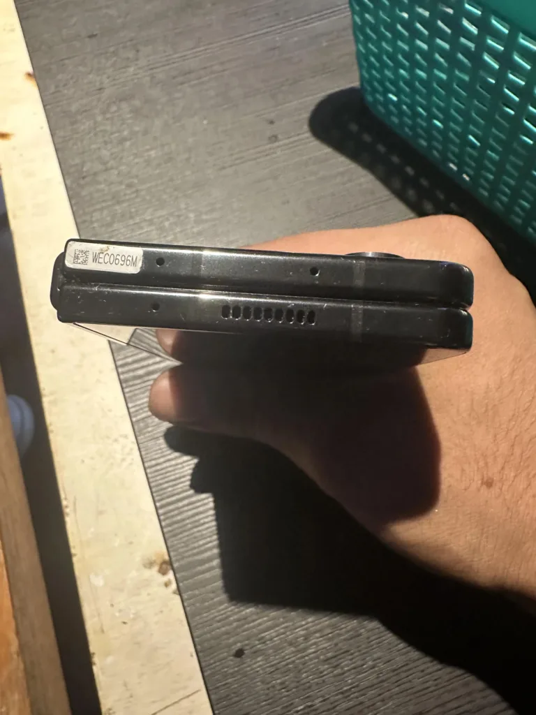 Une fuite de photos du Galaxy Z Fold 5 nous donne le meilleur aperçu du smartphone 60 galaxy z fold 5 hands on leak3