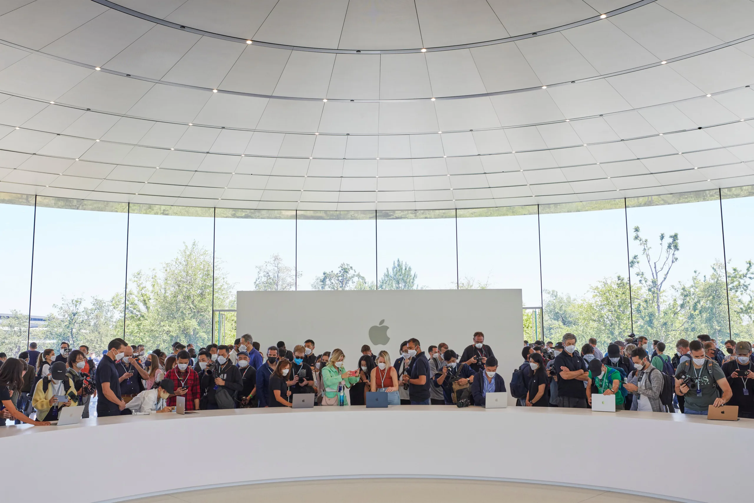 Apple WWDC22 hands on area MacBo scaled