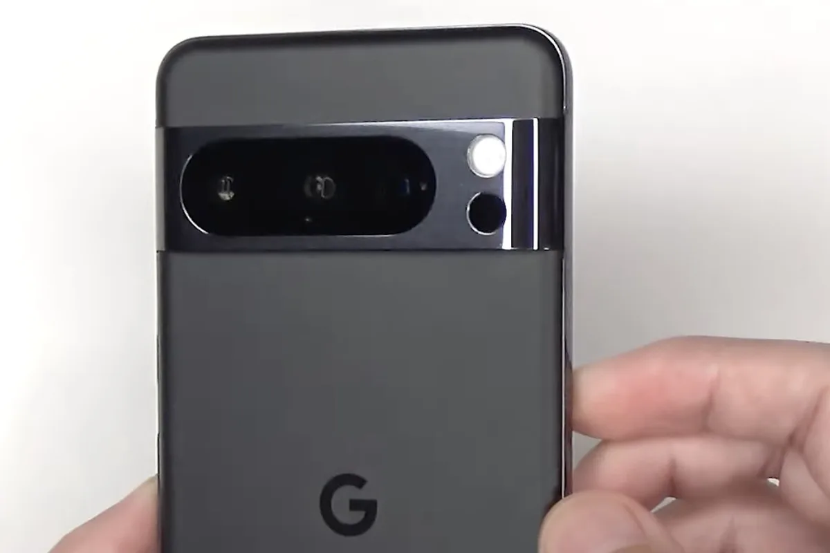 Le déballage du Pixel 8 Pro nous en dit davantage sur ce dernier