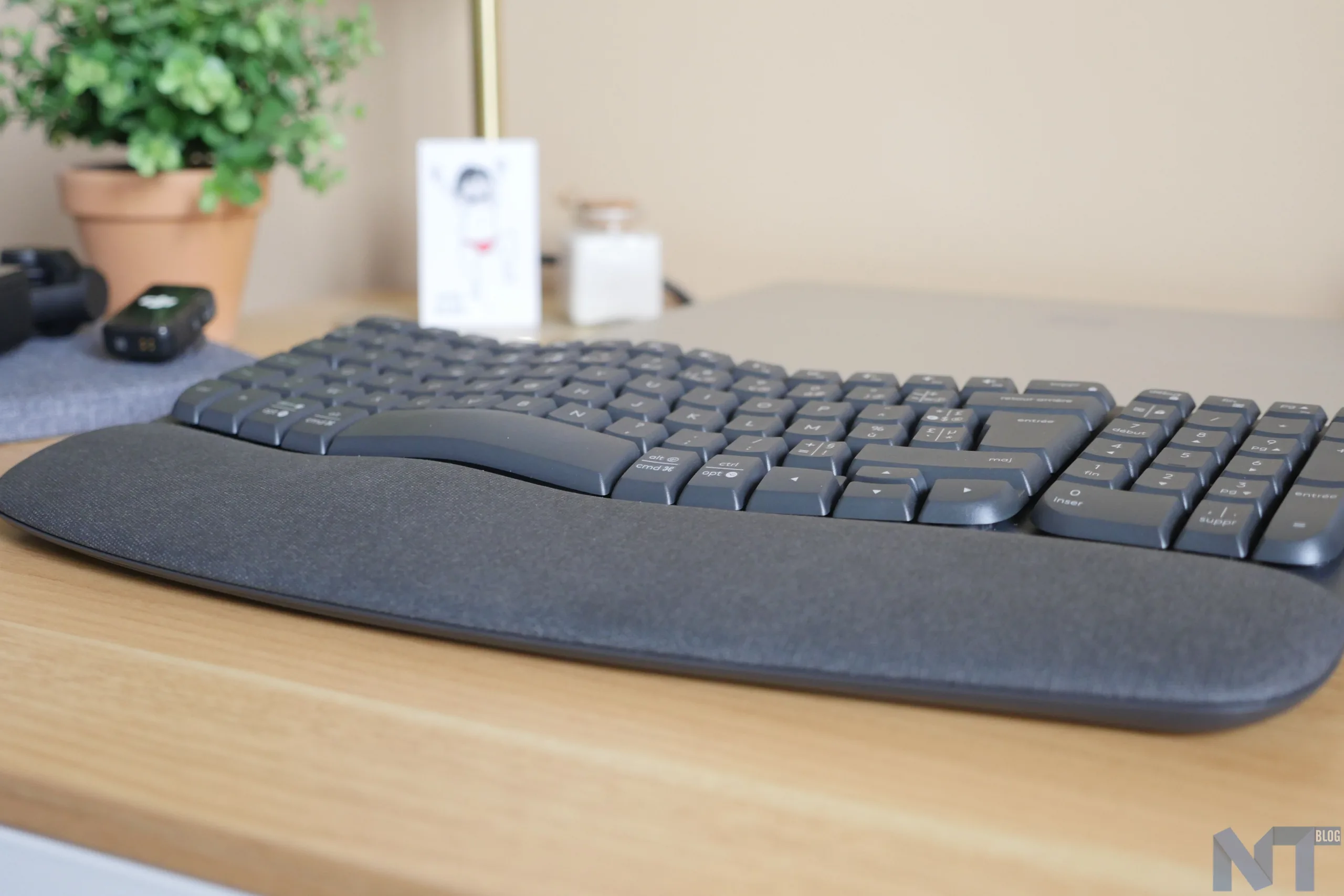 Logitech Wave Keys 14 scaled