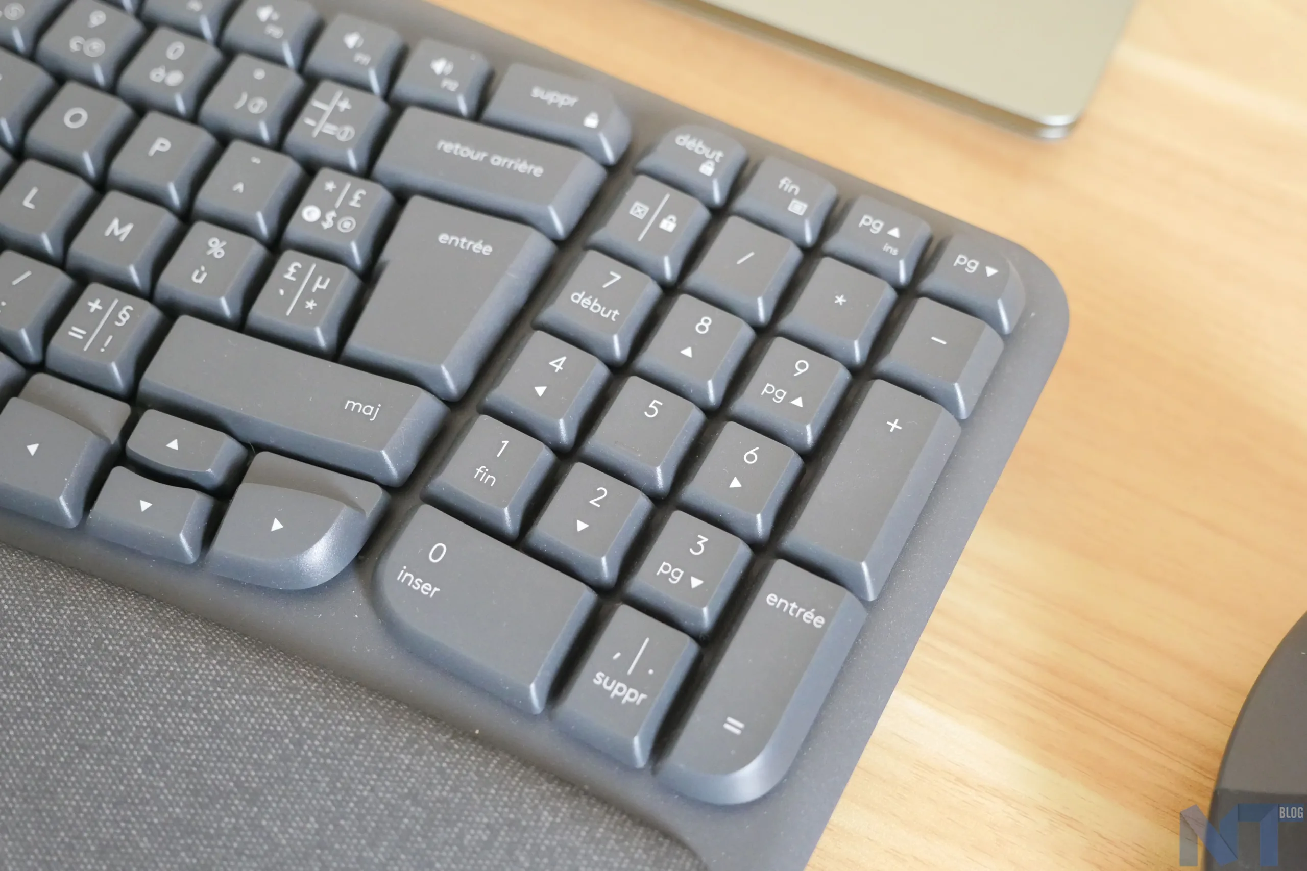 Logitech Wave Keys 144 scaled