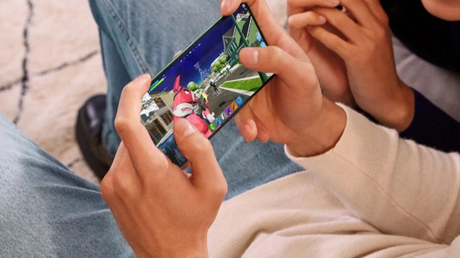 Les premières photos officielles du OnePlus 12 sont dévoilées 50 OnePlus 12 display gaming offici jpg