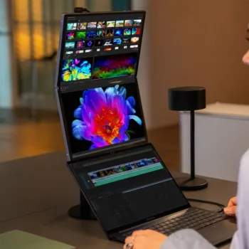 ASUS ZenScreen Fold OLED MQ17QH 1