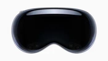 Apple WWCD23 Vision Pro glass 23 1