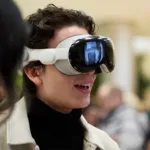 Apple Vision Pro availability cu 4