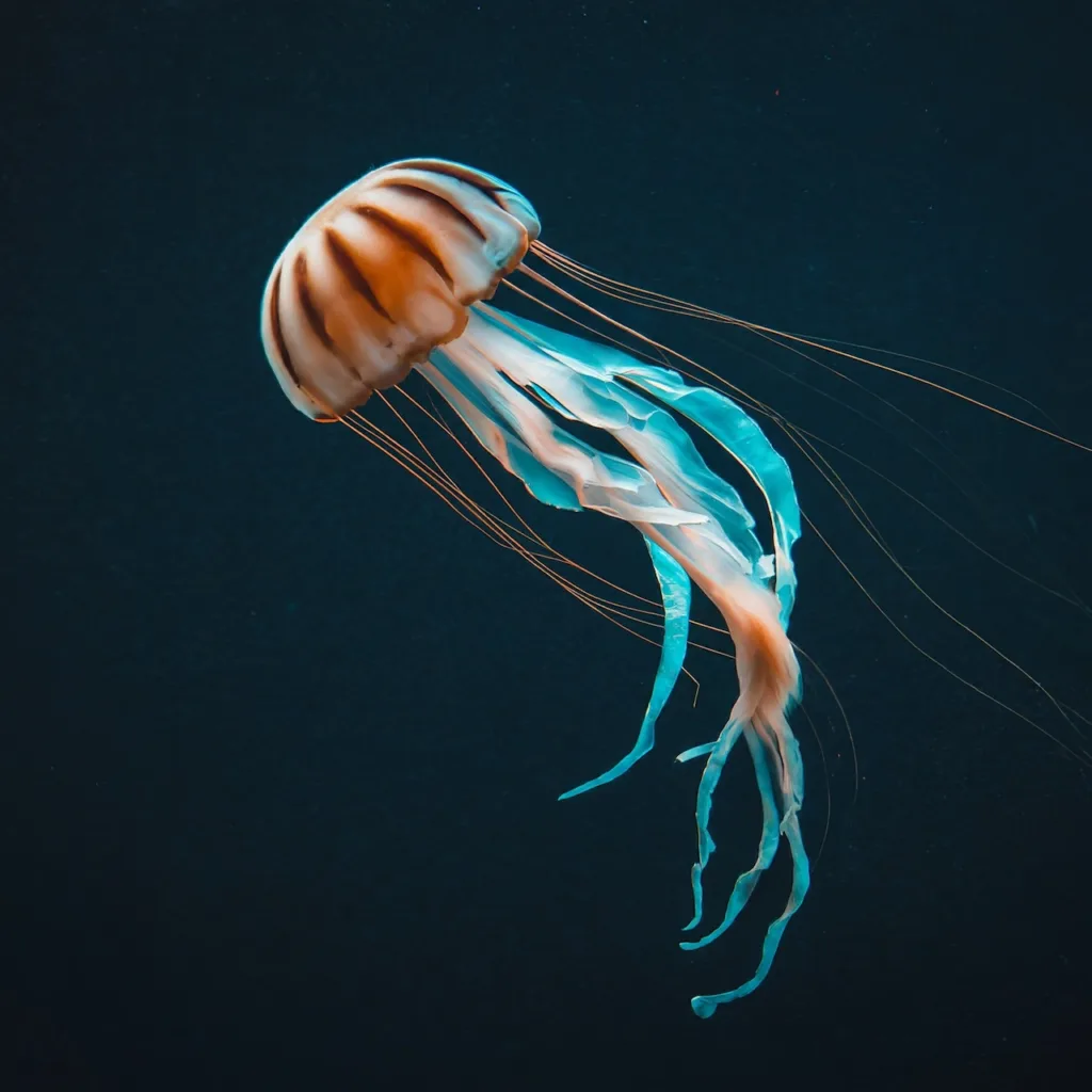 Gemini Pro transforme Google Bard en puissant outil de génération d'images 52 Watermarked a jellyfish on a black background 1