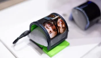 samsung rollable wearable oled d