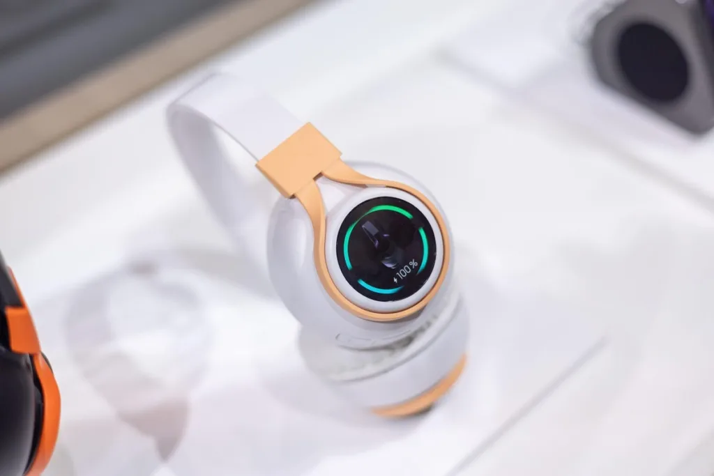 MWC 2024 : Samsung dévoile son concept de smartphone-montre 54 samsung rollable wearable oled d 4