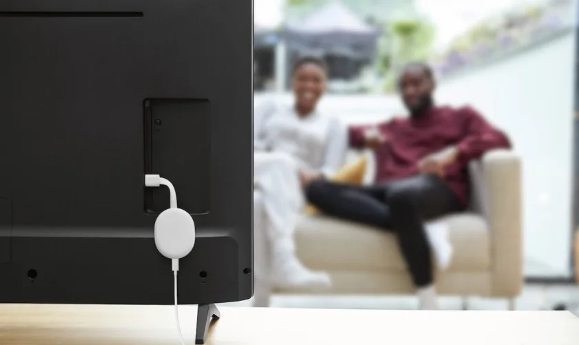 Nouvelle ère pour Chromecast : Google prépare le terrain 76 ChromecastwithGoogleTV Lifestyle
