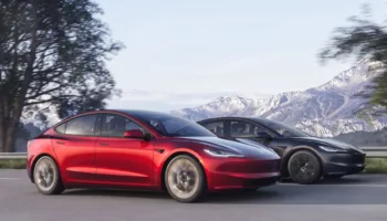 Tesla avance la production de modèles abordables à 2025 face à la concurrence accrue