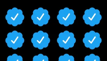 Badge bleu indélébile : X met fin à la possibilité de le masquer pour les Premium