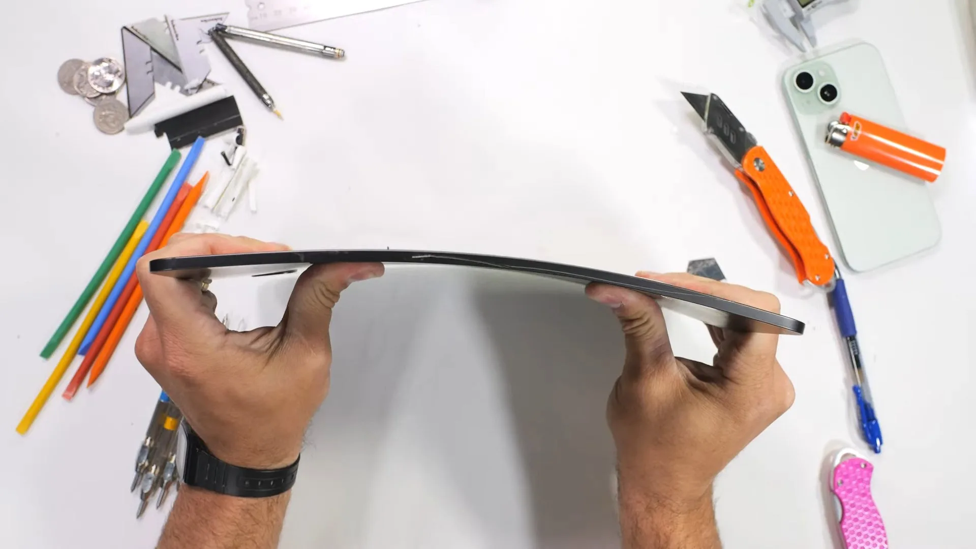 Tests de durabilité : Les nouveaux iPad Pro (2024) sont plus fins et plus résistants