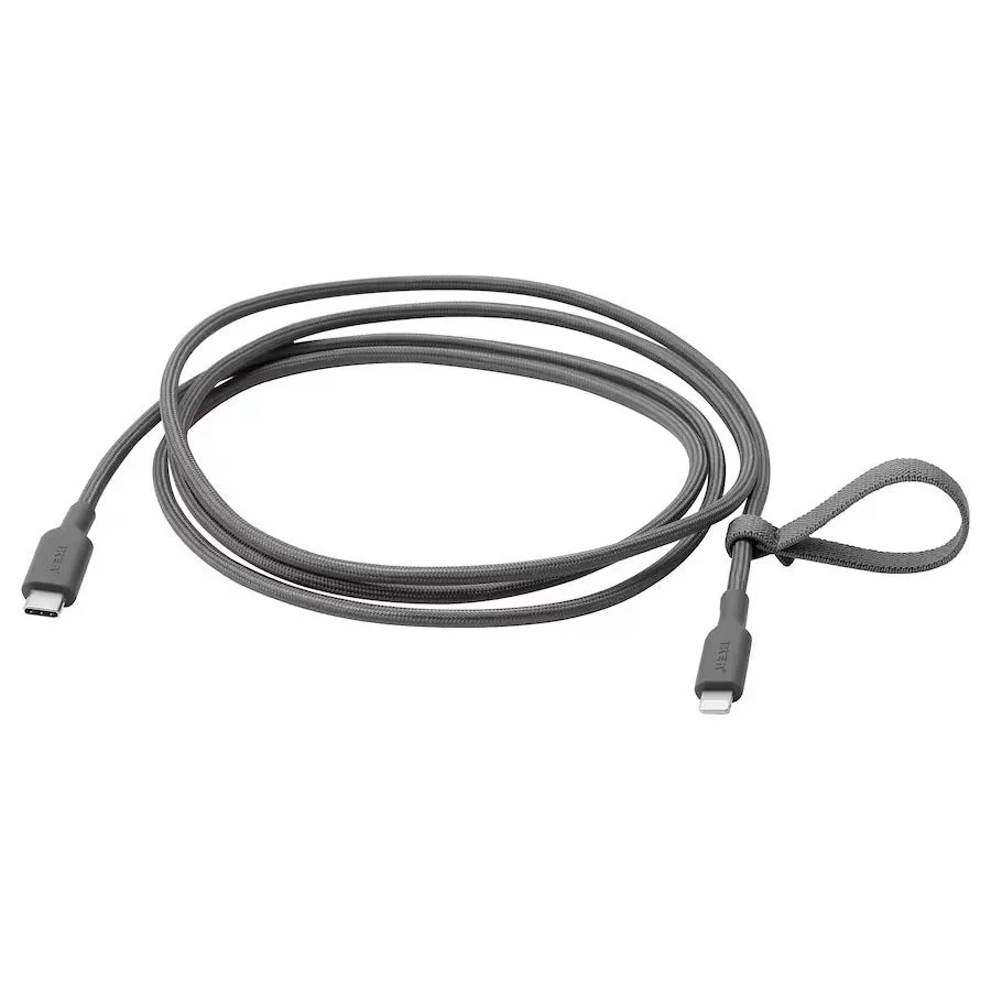 IKEA élargit sa gamme de charge avec des câbles USB-C et une multiprise 40 lillhult usb c to lightning dark jpg
