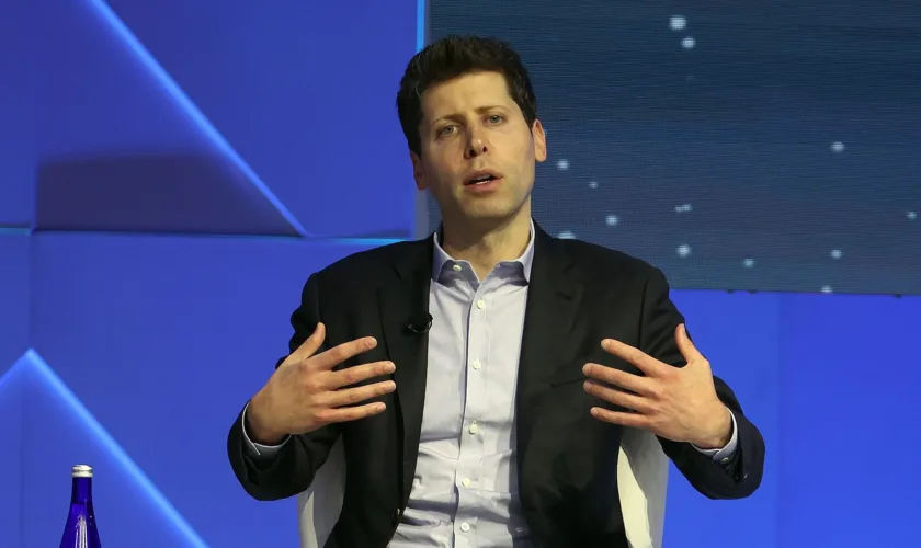 Le PDG d’OpenAI, Sam Altman, face à des allégations de conflits d’intérêts
