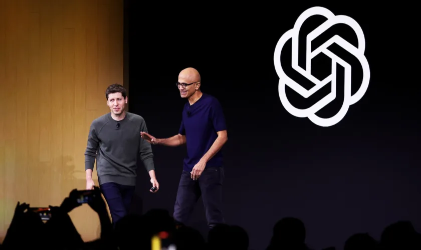 Apple et Microsoft prennent du recul par rapport à OpenAI